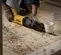 Scie alternative DEWALT jaune et noire, électrique