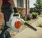 Souffleuse portative STIHL grise, orange et noir, essence
