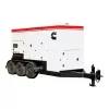 Génératrice remorquable CUMMINS blanche, noire et rouge, 300 à 320 kW, diesel de niveau 4