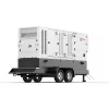 Génératrice remorquable de 480 à 549 kW CUMMINS blanche et noire, diesel de niveau 4