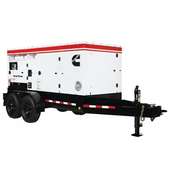 Génératrice remorquable de 145 à 159 kW CUMMINS blanche, noire et rouge, diesel de niveau 4