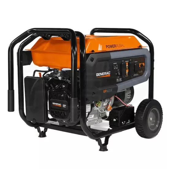 Génératrice portative de 8 000 à 8 400 W GENERAC orange et noire, essence