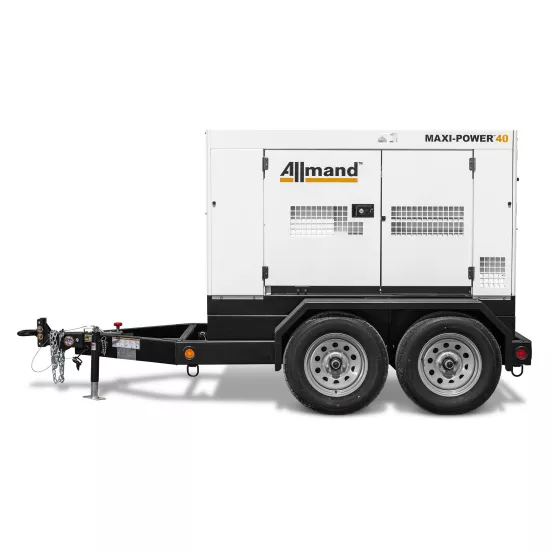 Génératrice remorquable de 24 à 30 kW ALLMANDBR blanche et noire, diesel