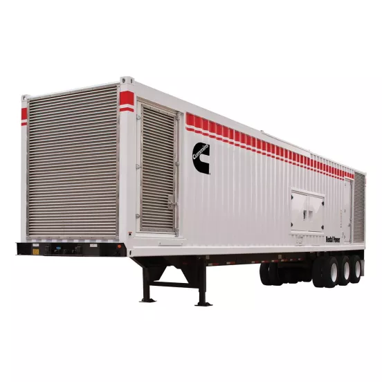 Génératrice remorquable de 1 600 à 2 000 kW CUMMINS blanche, noire et argent, diesel