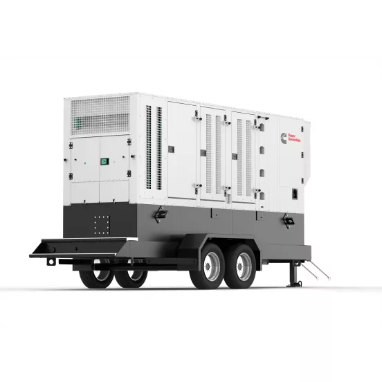 Génératrice remorquable de 480 à 549 kW CUMMINS blanche et noire, diesel de niveau 4