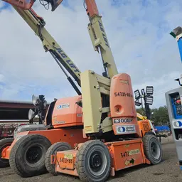 Nacelle élévatrice articulée JLG E300AJP 2013
