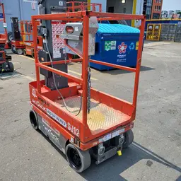 Plateforme élévatrice autopropulsée à une personne Skyjack SJ12 2015