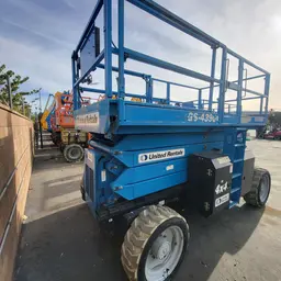 Plateforme élévatrice tout-terrain Genie GS-4390 RT 2014
