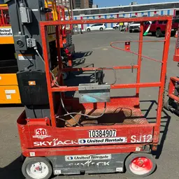 Plateforme élévatrice autopropulsée à une personne Skyjack SJ12 2015