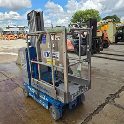 2018 Genie GR-20 Self-Propelled One-Person Lift