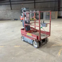 Plateforme élévatrice autopropulsée à une personne Skyjack SJ12 2015