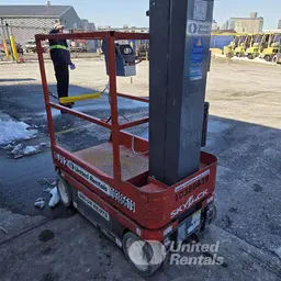Plateforme élévatrice autopropulsée à une personne Skyjack SJ12 2015