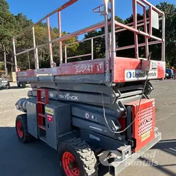 Plateforme élévatrice tout-terrain Skyjack SJ8841RT 2017