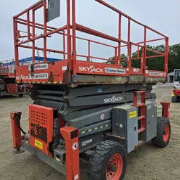 Plateforme élévatrice tout-terrain Skyjack SJ8841RT 2015