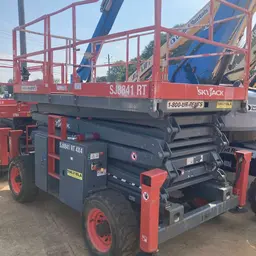 Plateforme élévatrice tout-terrain Skyjack SJ8841RT 2018