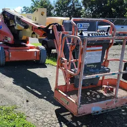 Nacelle élévatrice articulée JLG E400AJP 2013