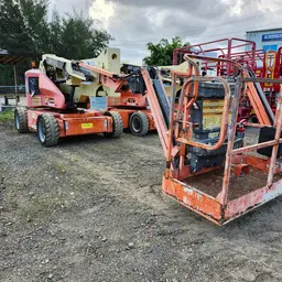 Nacelle élévatrice articulée JLG E400AJP 2013