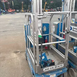 2018 Genie GR-20 Self-Propelled One-Person Lift
