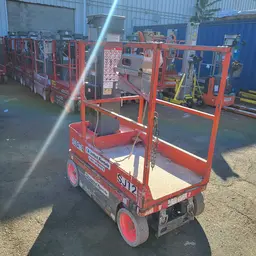 Plateforme élévatrice autopropulsée à une personne Skyjack SJ12 2015